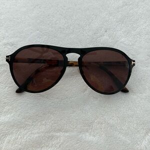Eyeglass/sunglass frame